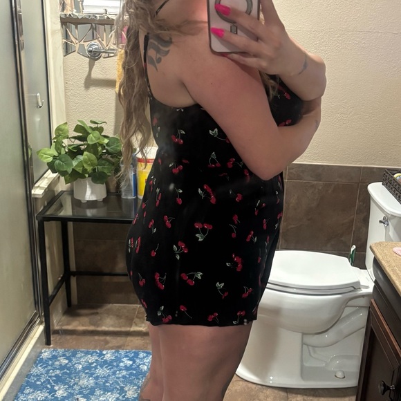 Cherry print adjustable spaghetti straps romper - Picture 8 of 9